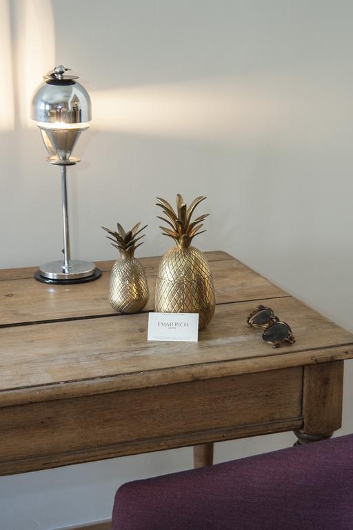 Emmerich Hotel Goerlitz 部屋 写真 Gold pineapples