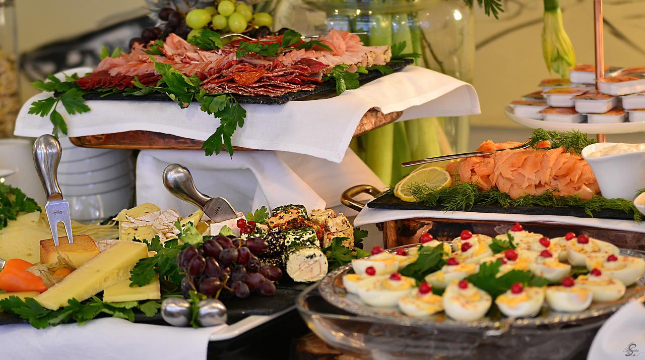 Emmerich Hotel Goerlitz エクステリア 写真 A buffet